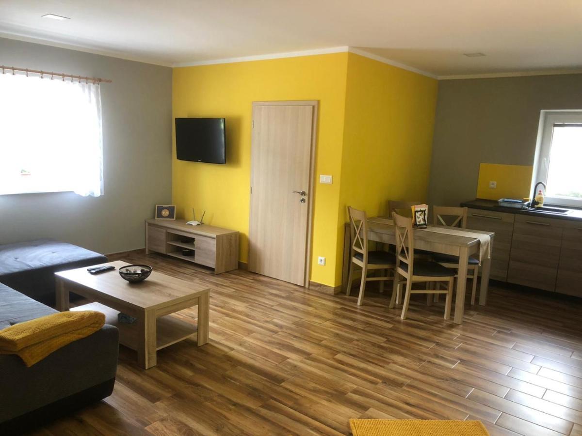 Apartman Lomnanka Dolni Lomna Exterior photo
